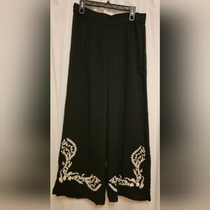 Gorgeous Embroidered Wide Leg Pant L NWT